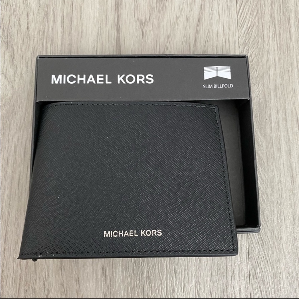 ✨MICHAEL KORS✨ WALLET